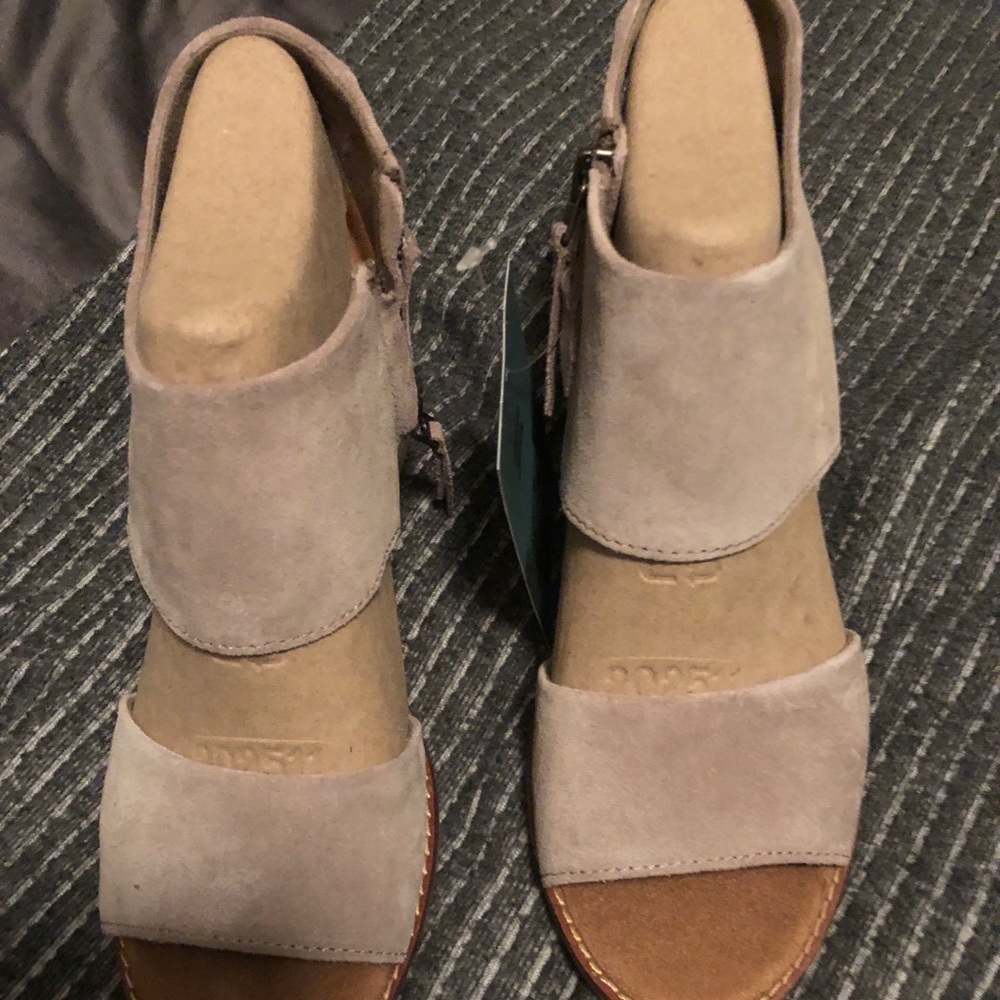 New in Box Toms Heels
